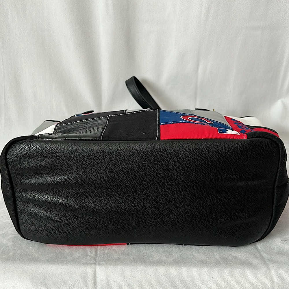 The Bradford Exchange Chicago Cubs Messenger Bag Purse 🐻🐻 - Picture 5 of 9